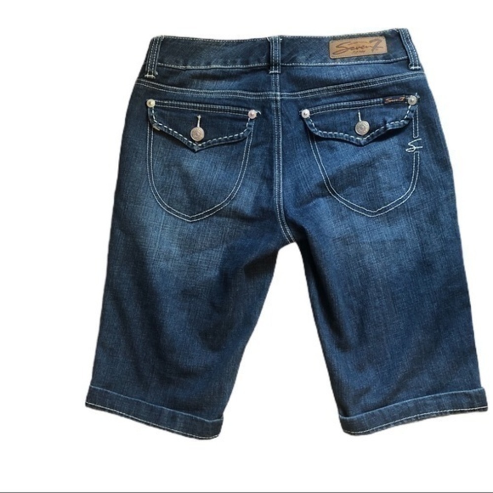7 Bermuda Shorts - Picture 2 of 5